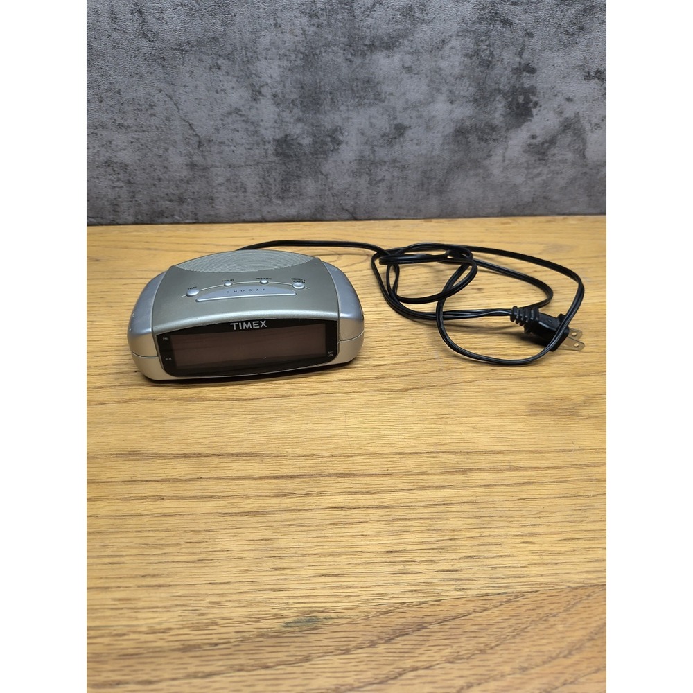 Timex T109S Digital Extra Loud Alarm‎ Clock AM-FM Radio Grey